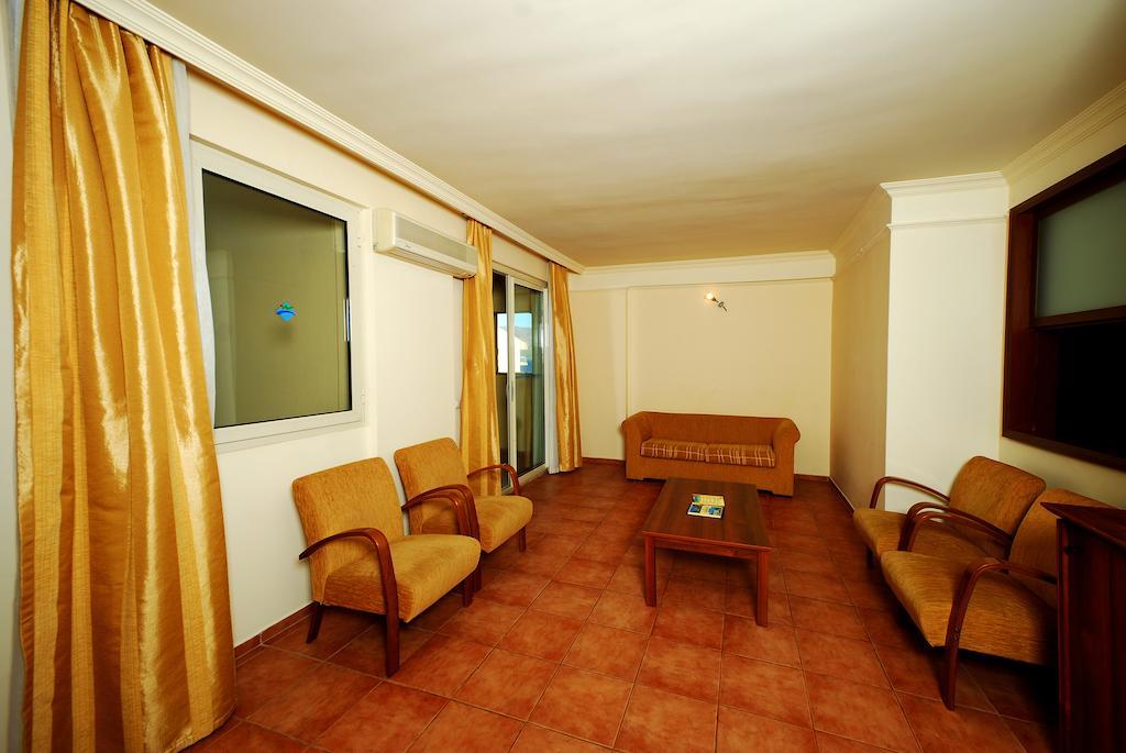 Luna Beach Deluxe Hotel Marmaris Rum bild