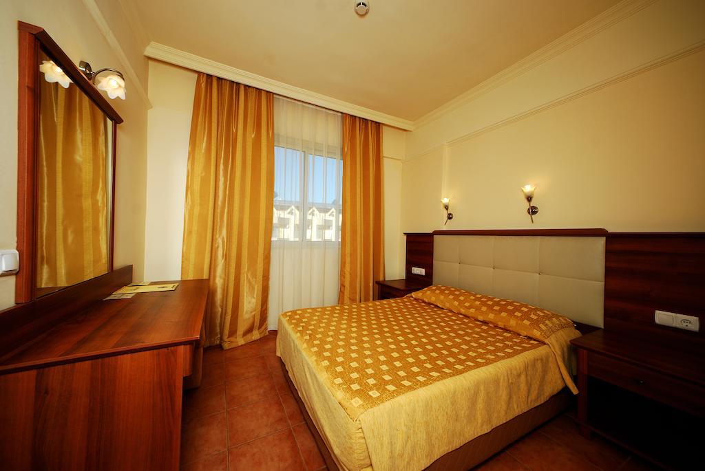 Luna Beach Deluxe Hotel Marmaris Rum bild